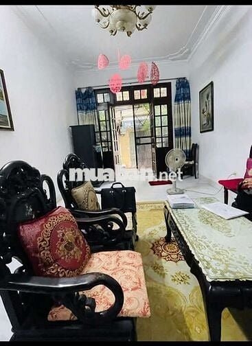 Tôi cần bán nhà mặt ngõ ô tô chánh, Tây Sơn, 4tầng full nội thất.