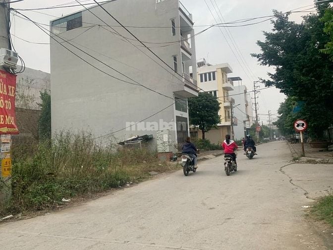 Nhà em bán mảnh đất đẹp ngõ 29 phố Thụy Khuê.DT 39m2,MT 5m giá 8,5 tỷ