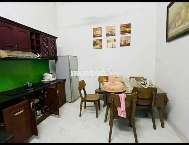 Tôi cần bán nhà mặt ngõ ô tô chánh, Tây Sơn, 4tầng full nội thất.