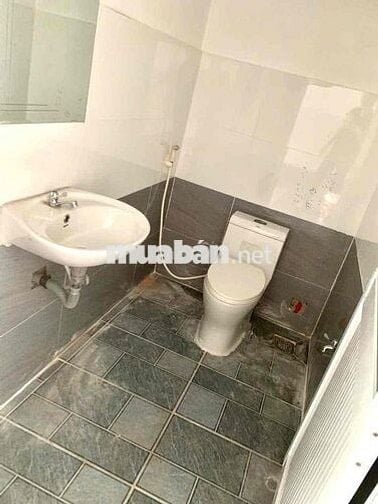 CHO THUÊ NGUYÊN CĂN MẶT TIỀN HẺM CÁCH MẶT TIỀN HƯƠNG LỘ 2 50m