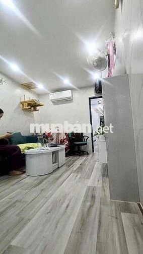 Bán nhà tập thể tầng 1 phố Mai Hương, ngõ thông, kinh doanh 50m