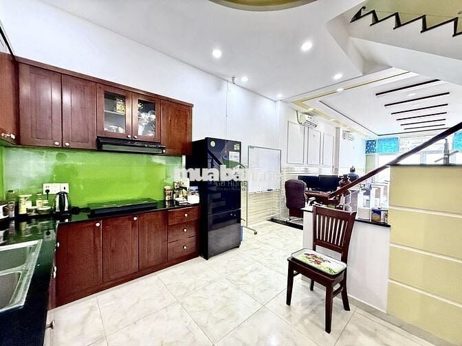 CHO THUÊ NHÀ 3 PHÒNG FULL NỘI THẤT NGỦ KĐT HÀ QUANG 2 GIÁ 18 TRIỆU/TH