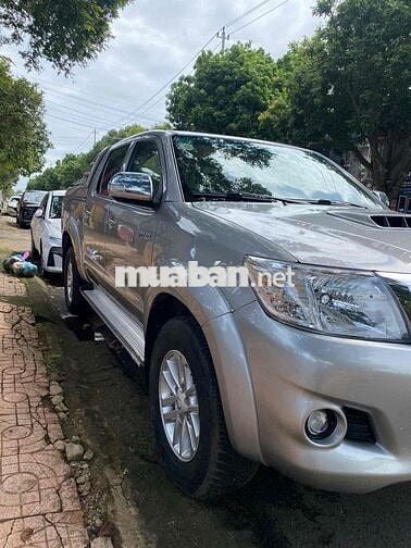 Toyota Hilux 2014 2.5E 4x2 MT - 120000 km
