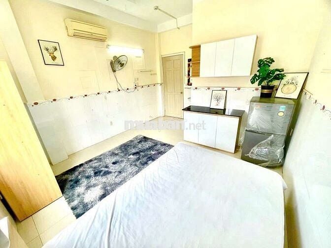 Cho thuê phòng trọ cửa sổ trời gần trung tâm thương mại Takashimaya