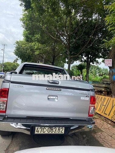 Toyota Hilux 2014 2.5E 4x2 MT - 120000 km