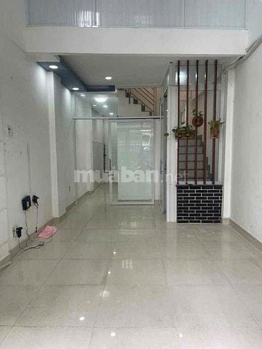 Cho thuê Hẻm NC giá rẻ,đường Hòa Hưng, phường 13, quận 10, Giá 11Tr