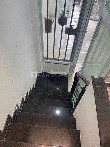 Cho thuê Hẻm NC giá rẻ,đường Hòa Hưng, phường 13, quận 10, Giá 11Tr