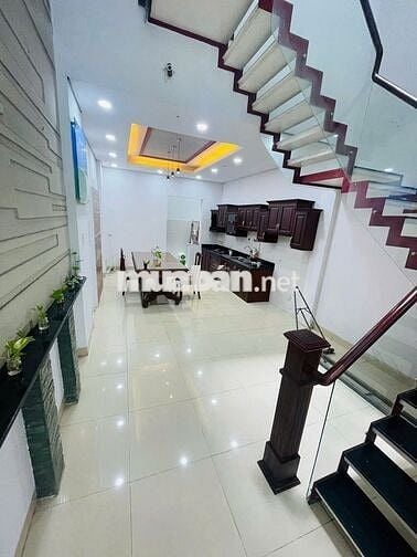 NHÀ NGUYÊN CĂN FULL NỘI THẤT 3 LẦU 3PN P.LINH XUÂN THỦ ĐỨC