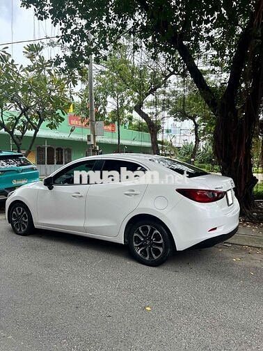 Mazda 2 2015  1.5 AT Sedan - 190000 km