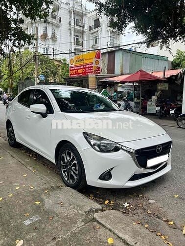 Mazda 2 2015  1.5 AT Sedan - 190000 km
