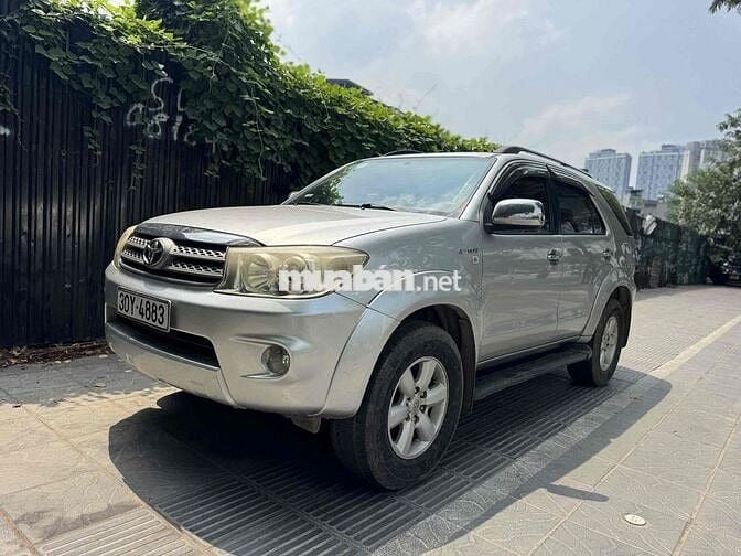 Toyota Fortuner 2010 2.5G - 9800 km