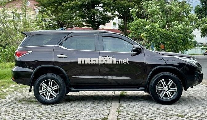 Toyota Fortuner 2020 2.4G 4x2 MT - 20,000 km 1 chủ