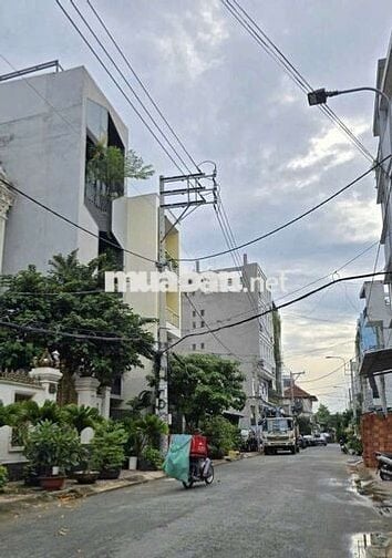 CHỦ GỦI BÁN GẤP NHÀ HẺM 12M ĐUONGQF NGUYỄN HỮU TIẾN .DT 5×17M 3 LẦU