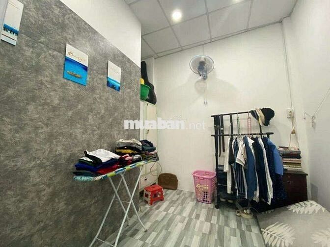 Bán nhà Phú Thọ Hoà, 30m2 hẻm xe hơi đôz cửa, 2 tầng, nhỉnh 3 tỷ TL