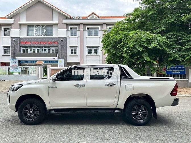 Chính chủ bán Toyota Hilux 2.4E nhập Thái 2021
