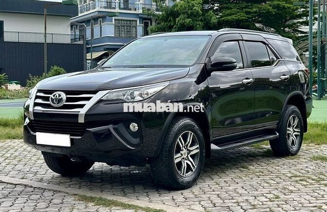 Toyota Fortuner 2020 2.4G 4x2 MT - 20,000 km 1 chủ