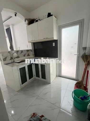 Bán nhà đẹp Nguyễn Súy, 30m2, 2 tầng, giá chỉ 3 tỷ