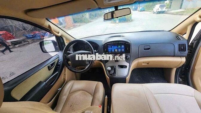 Hyundai Starex 2015 2.5D MT - 200000 km
