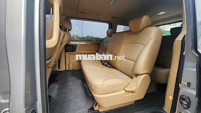 Hyundai Starex 2015 2.5D MT - 200000 km