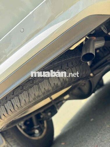 Toyota Fortuner 2.4 AT 4x2 sản xuất 2024