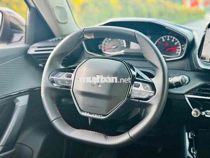 Peugeot 2008 Active 1.2 AT sản xuất 2022