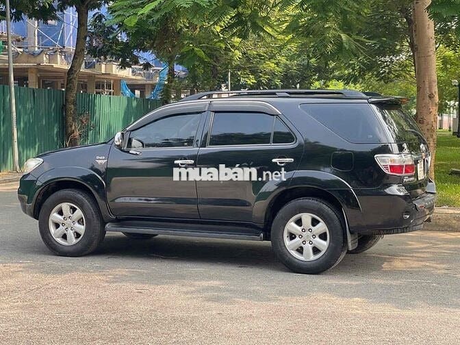 Toyota Fortuner 2010 - 15000 km