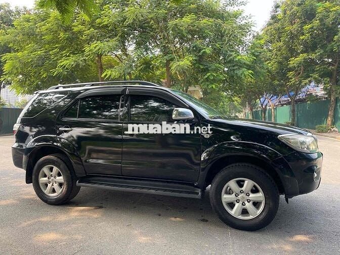 Toyota Fortuner 2010 - 15000 km