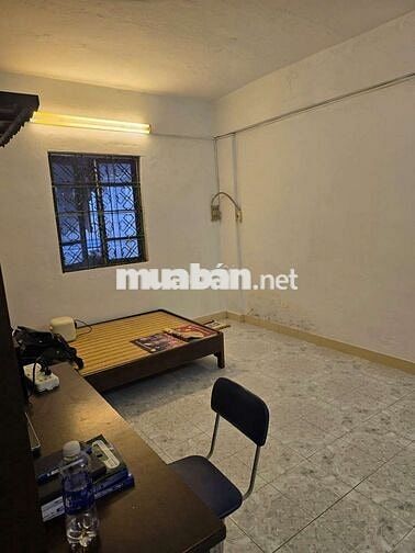 Cho thuê căn hộ tập thể A7 Ngọc Khánh – Giảng Võ