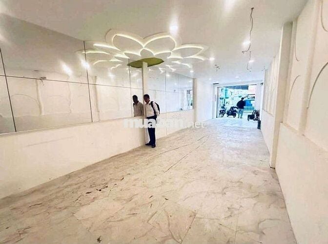 Mặt tiền âu cơ, p10. Dt. 4,5x33m 1 trệt 2 lầu st.