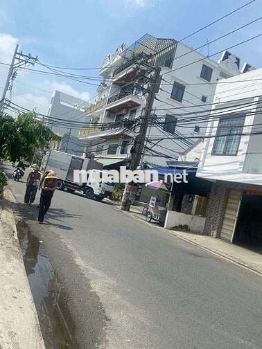 Nhà Lê Văn Quới, 110m², 5x22m, 3 Tầng, 3 PN, Mặt Tiền, Giá chỉ 11 tỷ