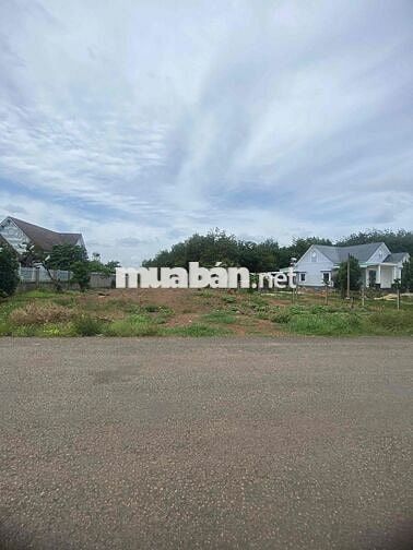 bán lô đất thổ ngang 10.42 235 triệu thổ cư 200m