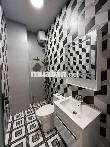 nhà mới - sổ riêng xây dựng- có thang máy giá rẻ