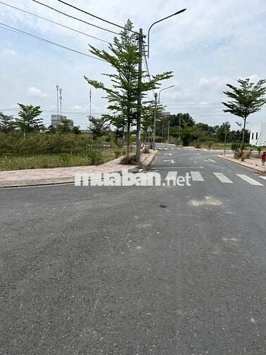 kẹt tiền bán lô đất Long Cang, 90m2, sổ sẵn