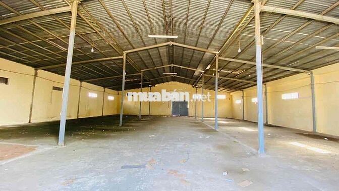 Cho Thuê Kho sân bãi rộng mặt tiền QL14