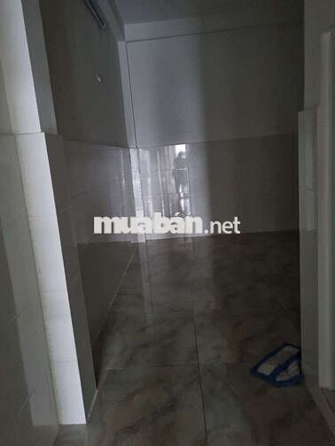 Cần bán nhà bàu cát 8. Nhà mới sơn sửa vô ở liền