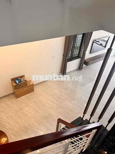 Bán nhà vip ; gần chợ Đông Nam Hoà xuân