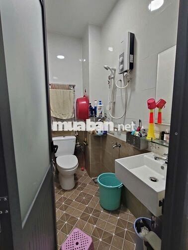 Nhà mới nội thất cao cấp, gần Trường THCS Lý Thường Kiệt.