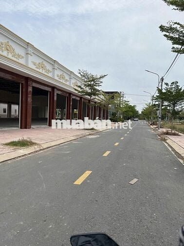 kẹt tiền bán lô đất Long Cang, 90m2, sổ sẵn