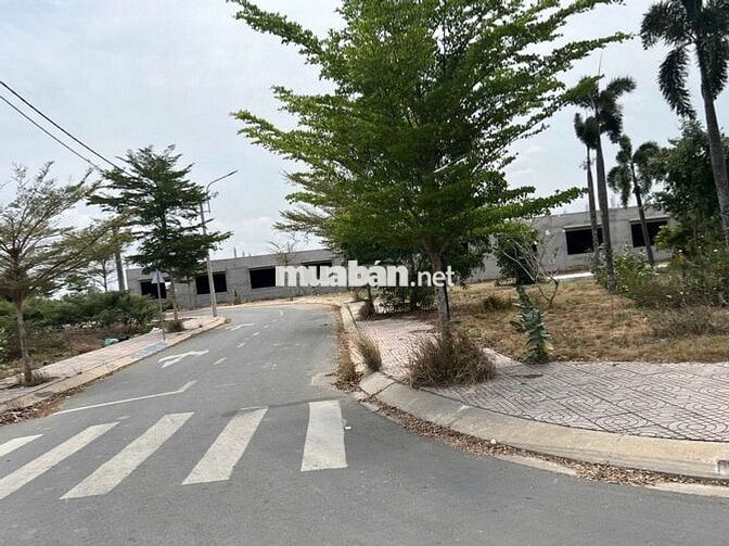 kẹt tiền bán lô đất Long Cang, 90m2, sổ sẵn