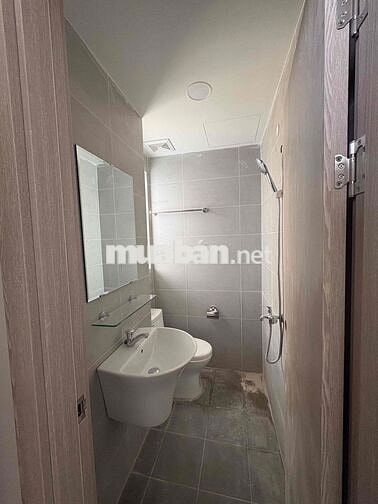 Cho thuê căn hộ dịch vụ chỉ 4,5, giáp linh trung, sẵn máy lạnh bếp tủ