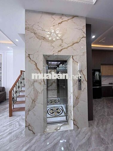nhà mới - sổ riêng xây dựng- có thang máy giá rẻ