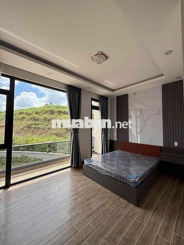 nhà mới - sổ riêng xây dựng- có thang máy giá rẻ