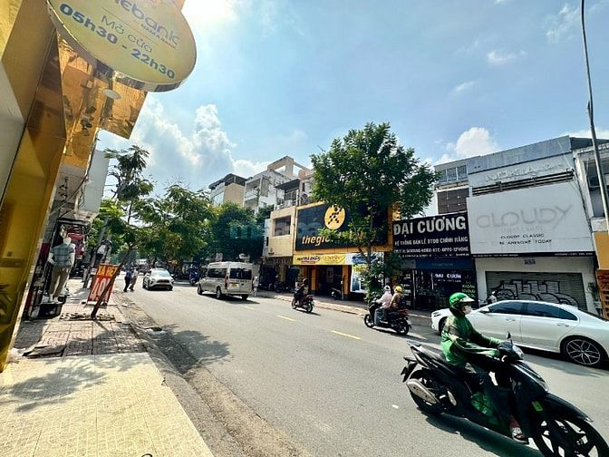 Bán nhà 2 tầng, 81 Lê Văn Sỹ, Phú Nhuận. Giá 33,5 tỷ