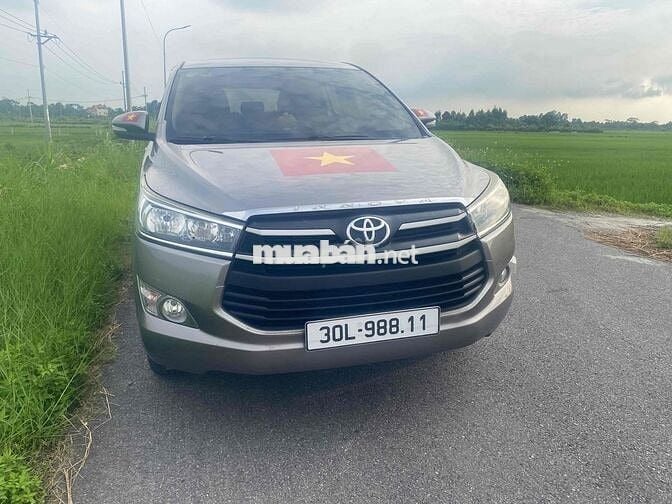 Toyota Innova 2017 2.0E - 11886 km