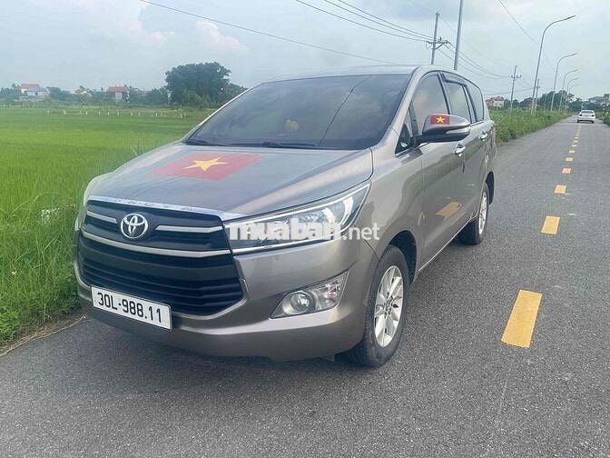 Toyota Innova 2017 2.0E - 11886 km