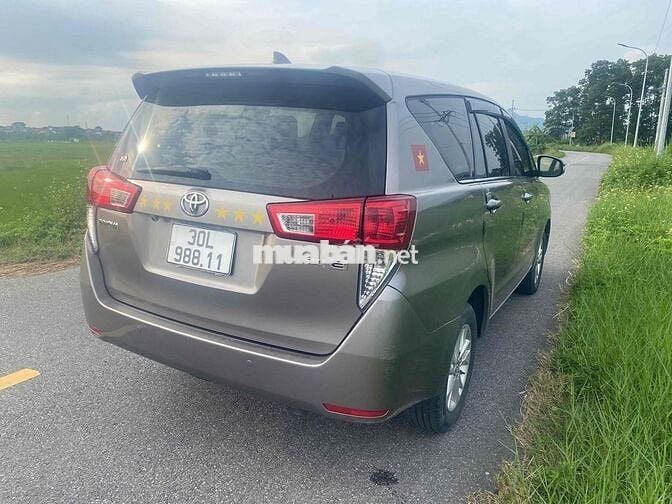 Toyota Innova 2017 2.0E - 11886 km