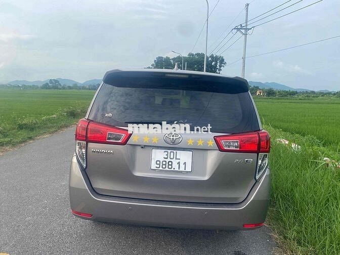 Toyota Innova 2017 2.0E - 11886 km