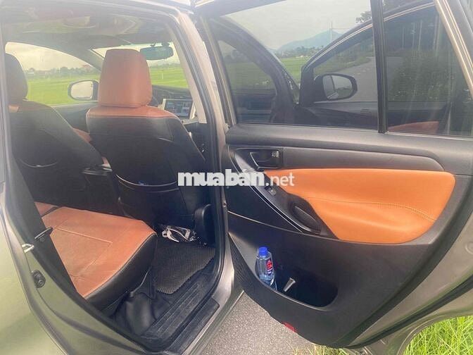 Toyota Innova 2017 2.0E - 11886 km