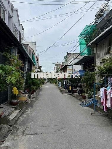 nhà thuê hồ Ngọc lãm an lạc bình Tân DT80m giá 8tr