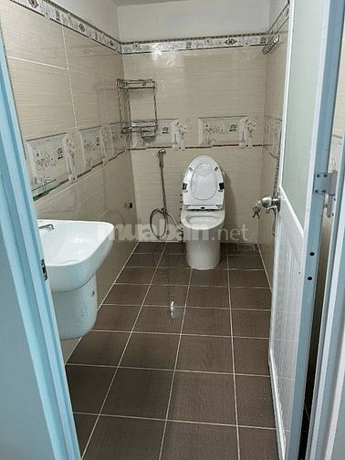 BÁN NHÀ ĐƯỜNG PHAN VĂN TRỊ, PHƯỜNG 2, QUẬN 5, VỊ TRÍ ĐẸP, GIÁ TỐT